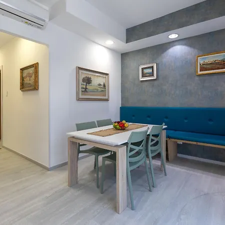 Domus Flavia By Interhome Apartman