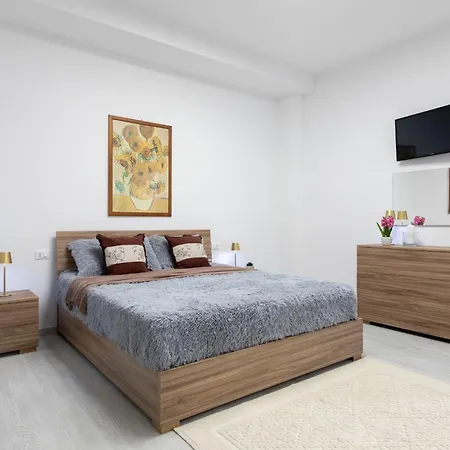 Domus Flavia By Interhome Appartamento