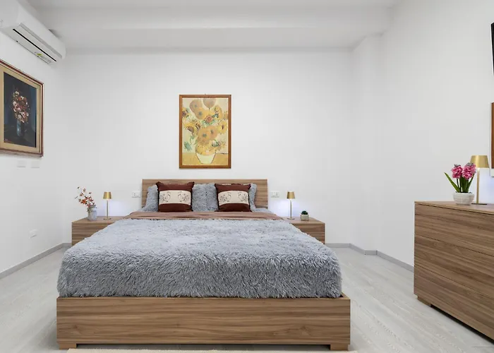 Domus Flavia By Interhome * אולביה